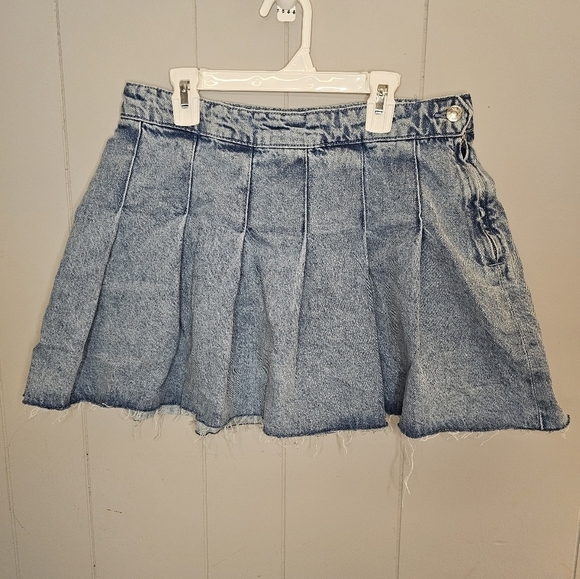 Zara Dresses & Skirts - ZARA Pleated Raw Edge Denim Skirt, Medium
